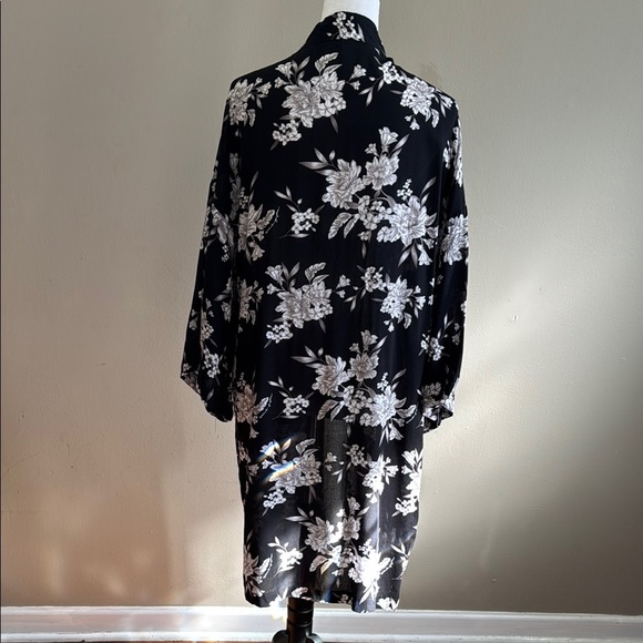 Spiritual Gangster Maya Tie Front Kimono Robe Beach Cover Black Floral One Size - Picture 8 of 11
